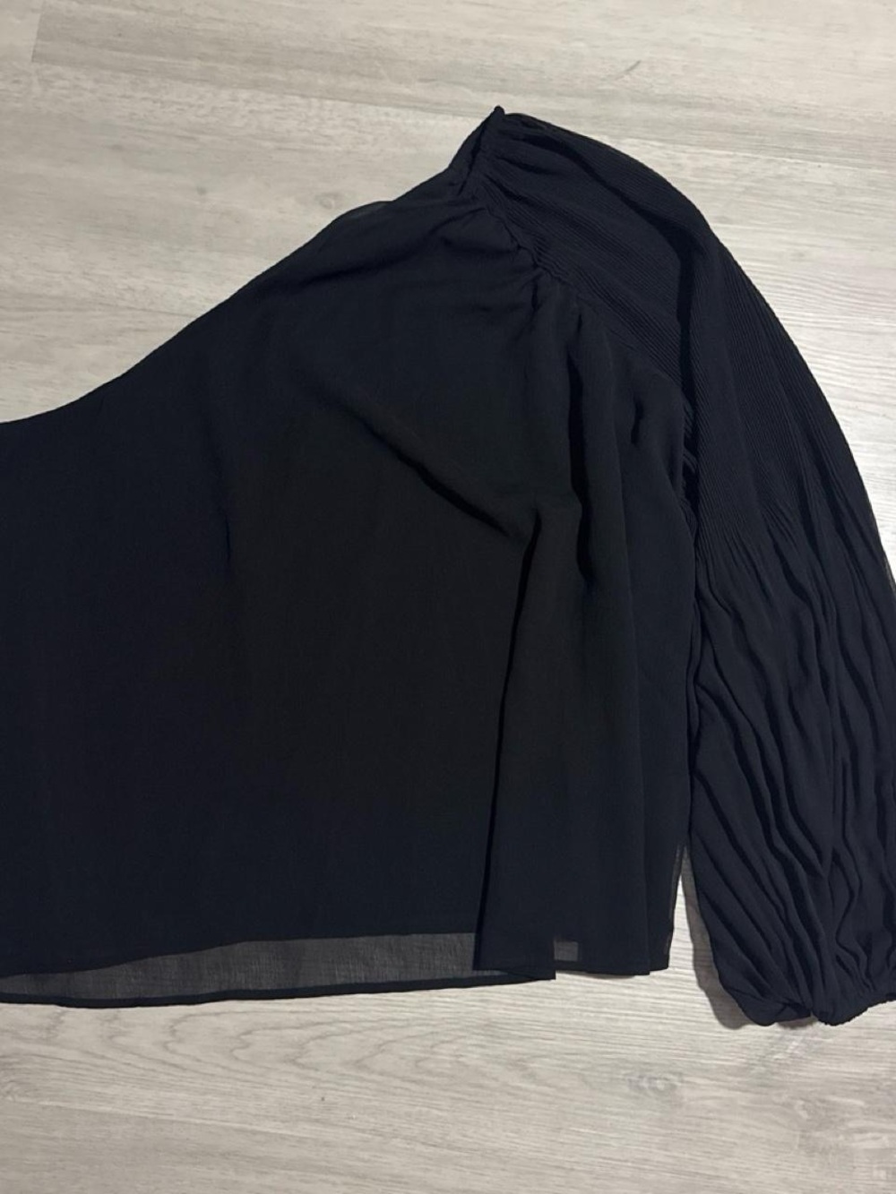 Express Black Long-Sleeve Pleated One-Shoulder Top